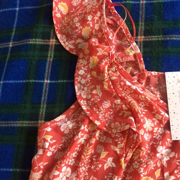 NWT Sienna Sky floral sleeveless top - Picture 3 of 4